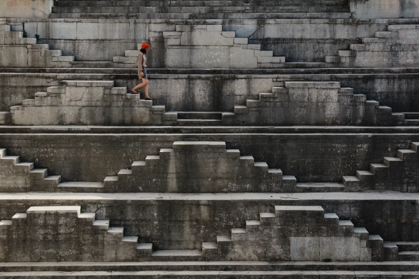 Geometric architecture of an Indian stepwell
